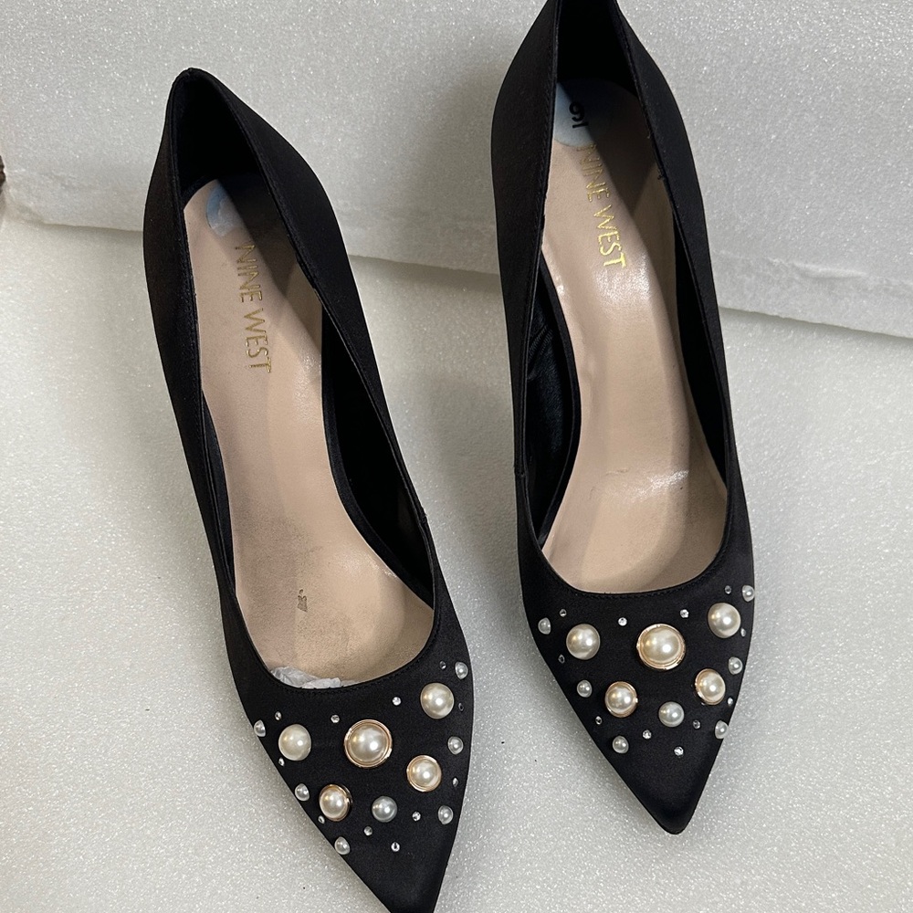 Nine West Black satin Heels with Pearl Accents size 9
